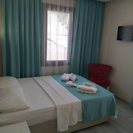 Mavi Liman Otel Чесме Екстериор снимка