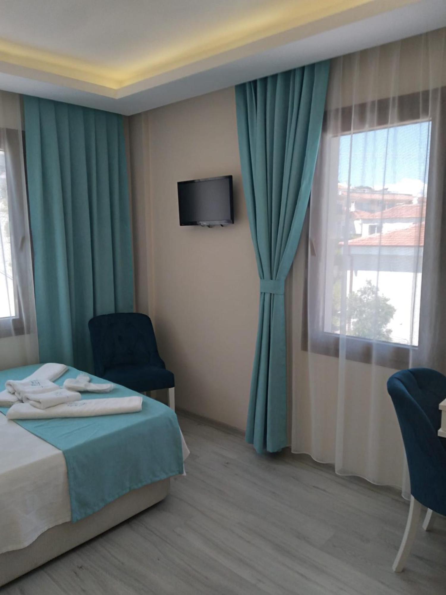 Mavi Liman Otel Чесме Екстериор снимка